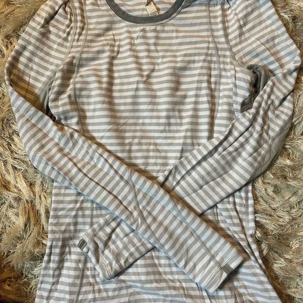 lululemon athletica Striped Tee in Light Gray & White